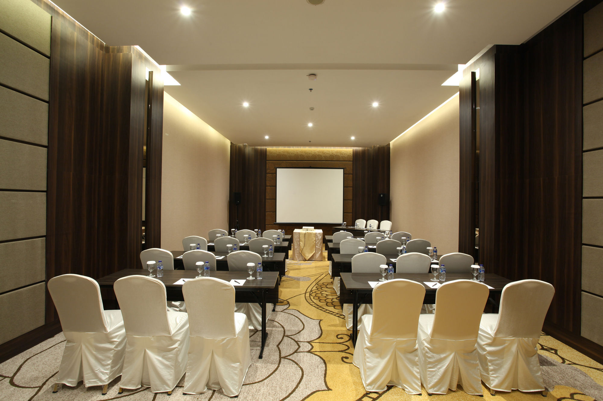 Swiss-Belinn Караванг Екстериор снимка